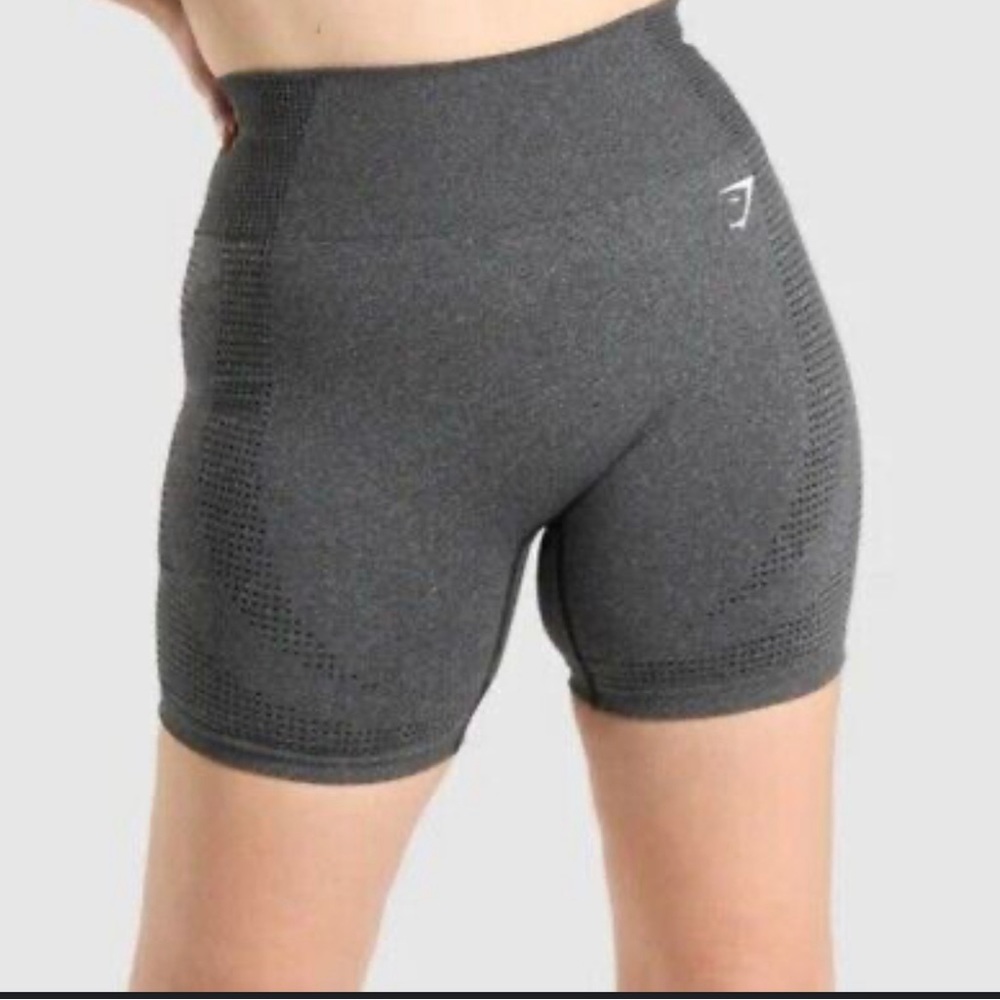 GYMSHARK women's vital seamless 2.0 shorts size small in grey!